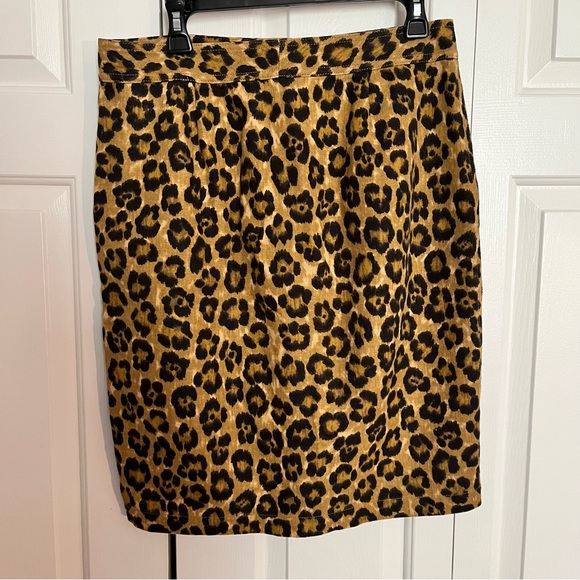 Host pick🎉Lauren Ralph Lauren- Animal print Pencil skirt - Picture 5 of 7